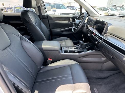 Certified 2026 Kia Sorento S w/ S Panoramic Sunroof Package FWD image 15