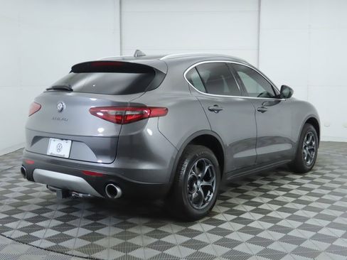 Used 2020 Alfa Romeo Stelvio image 5