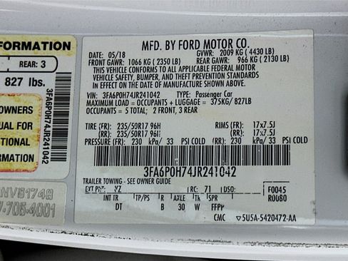 Used 2018 Ford Fusion SE w/ Fusion SE Technology Package FWD image 12
