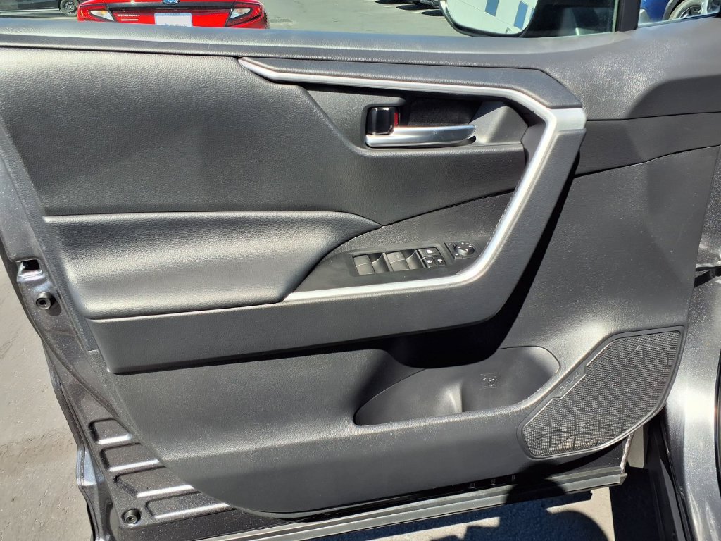 Used 2021 Toyota RAV4 XLE w/ Convenience Package AWD/4WD image 24