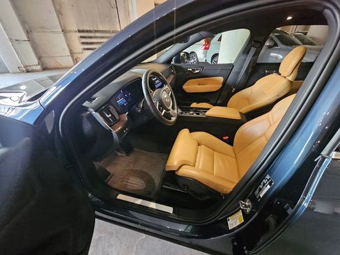 Certified 2023 Volvo XC60 T8 Ultimate w/ Climate Package AWD/4WD image 17