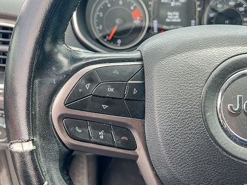 Used 2021 Jeep Cherokee Latitude Plus image 16