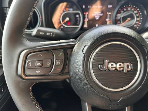 Used 2025 Jeep Gladiator Rubicon AWD/4WD image 20