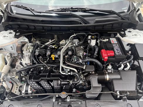 Used 2025 Nissan Altima 2.5 SV FWD image 32