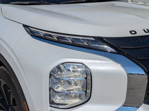Used 2024 Mitsubishi Outlander SE FWD image 10