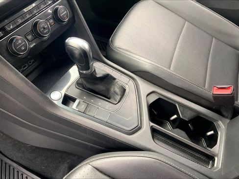 Used 2019 Volkswagen Tiguan SE image 17