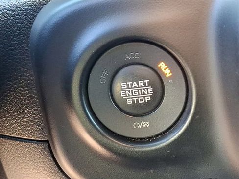 Used 2021 Jeep Gladiator Overland image 23