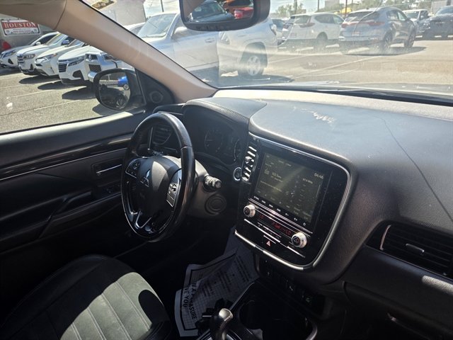 Used 2020 Mitsubishi Outlander SE FWD image 6
