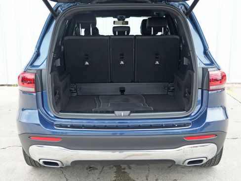 Used 2023 Mercedes-Benz GLB 250 GLB 250 w/ Premium Package image 10