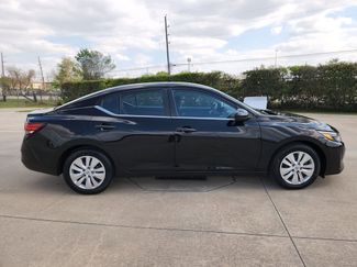 Used 2025 Nissan Sentra S video 4