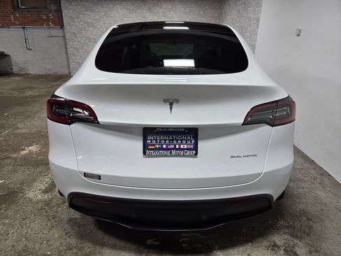 Used 2024 Tesla Model Y Long Range AWD/4WD image 46