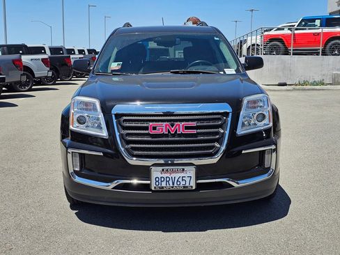 Used 2017 GMC Terrain SLE w/ Technology Package FWD image 2