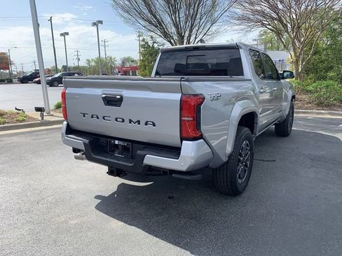 Used 2025 Toyota Tacoma TRD Sport w/ TRD Sport Upgrade Package image 8