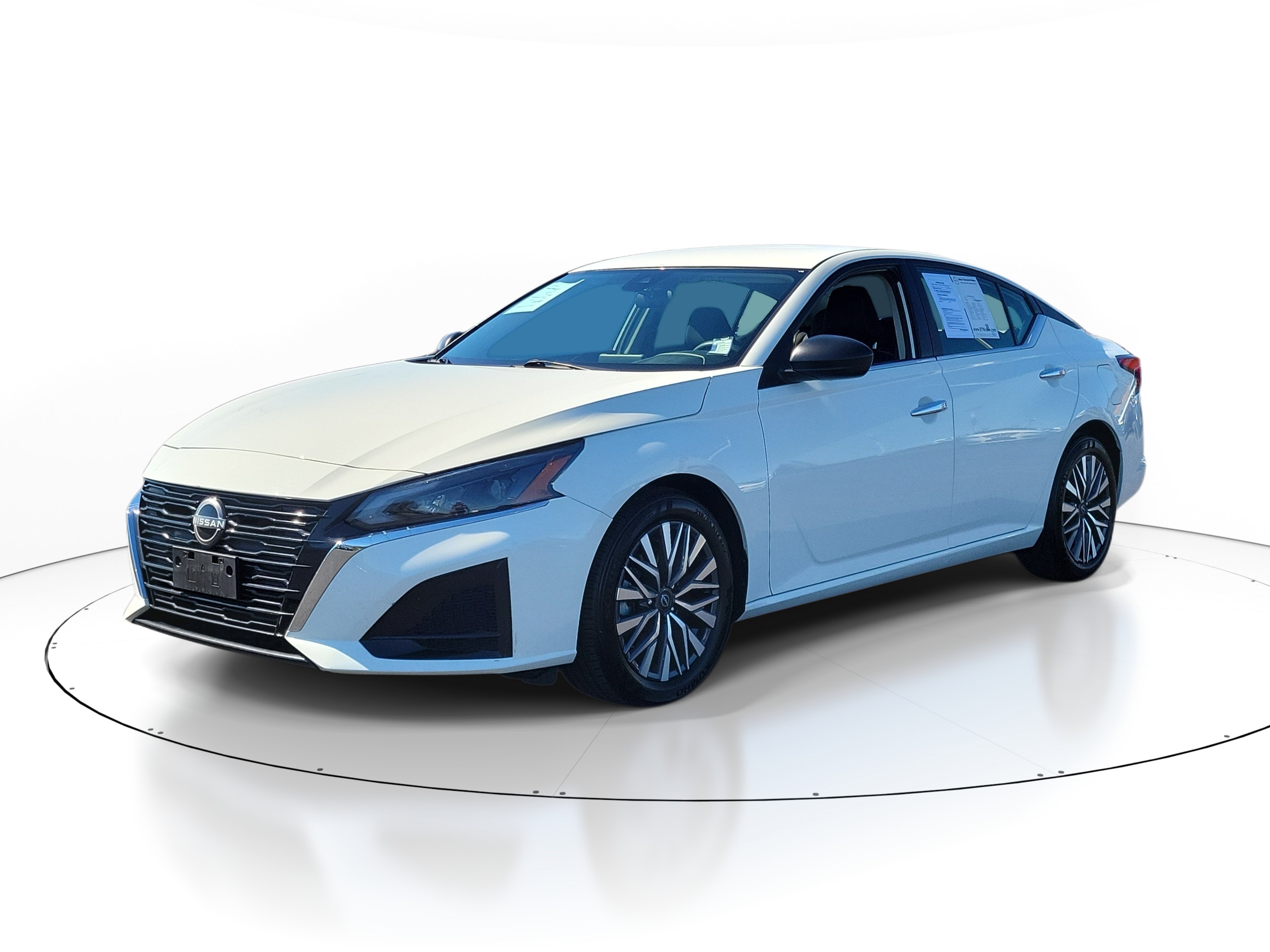Certified 2025 Nissan Altima 2.5 SV FWD image 2