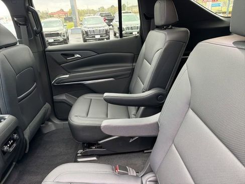 New 2026 Chevrolet Traverse LT w/ Sun and Wheel Package FWD image 22