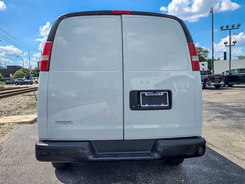 Certified 2018 Chevrolet Express 2500 w/ Driver Convenience Package image 5