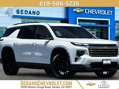 New 2026 Chevrolet Traverse LT FWD image 1