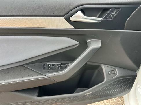 New 2025 Volkswagen Jetta SE image 16