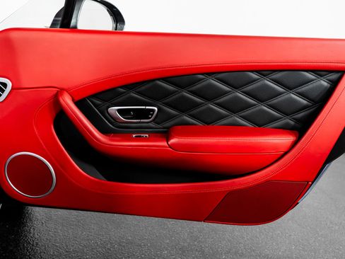 Used 2014 Bentley Continental GT image 48