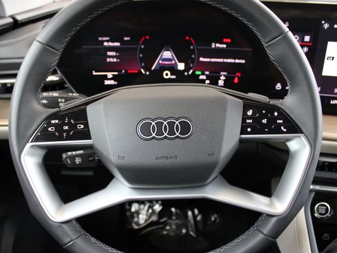 Certified 2025 Audi Q5 Premium w/ Convenience Package AWD/4WD image 16