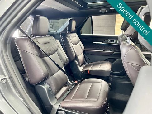 Used 2026 Ford Explorer Platinum w/ LUX Leather Package AWD/4WD image 16