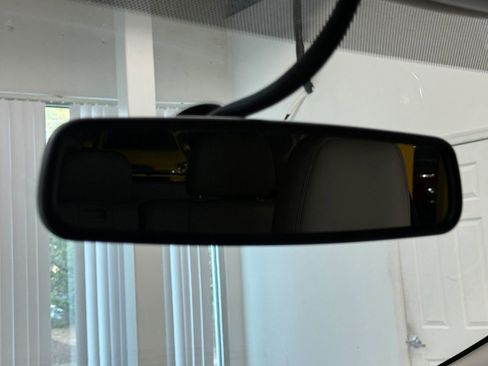 Used 2011 Ford Edge Limited image 35