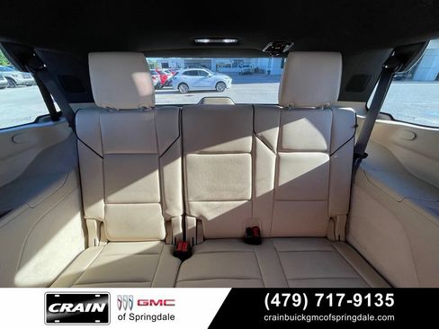 Used 2023 Cadillac Escalade Premium Luxury AWD/4WD image 25