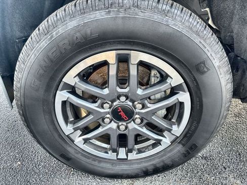 Used 2024 Toyota Tacoma TRD Sport image 19