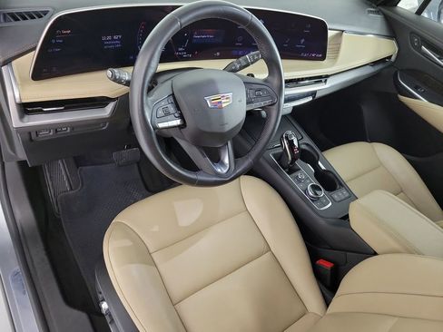 Certified 2025 Cadillac XT4 Premium Luxury image 18