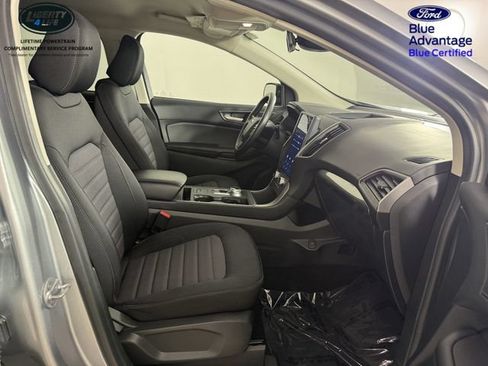 Certified 2022 Ford Edge SE w/ Black Appearance Package AWD/4WD image 17