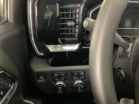 Used 2024 GMC Sierra 1500 SLT w/ SLT Premium Plus Package AWD/4WD image 20