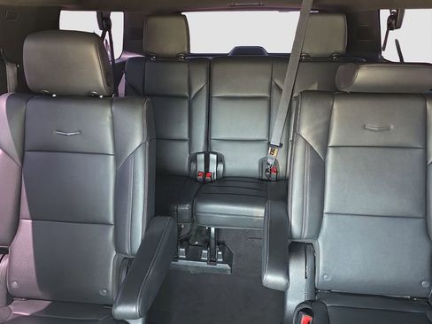 Used 2023 Cadillac Escalade ESV Luxury image 12