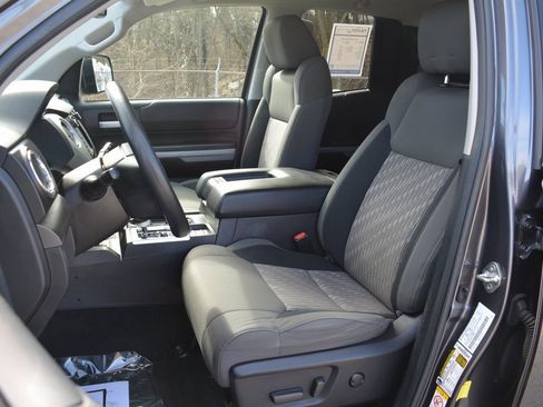 Used 2018 Toyota Tundra SR5 w/ TRD Off Road Package image 9