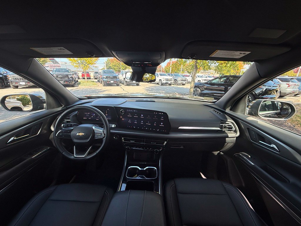Used 2026 Chevrolet Traverse LT AWD/4WD image 32
