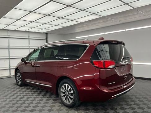 Used 2020 Chrysler Pacifica Touring-L Plus image 21