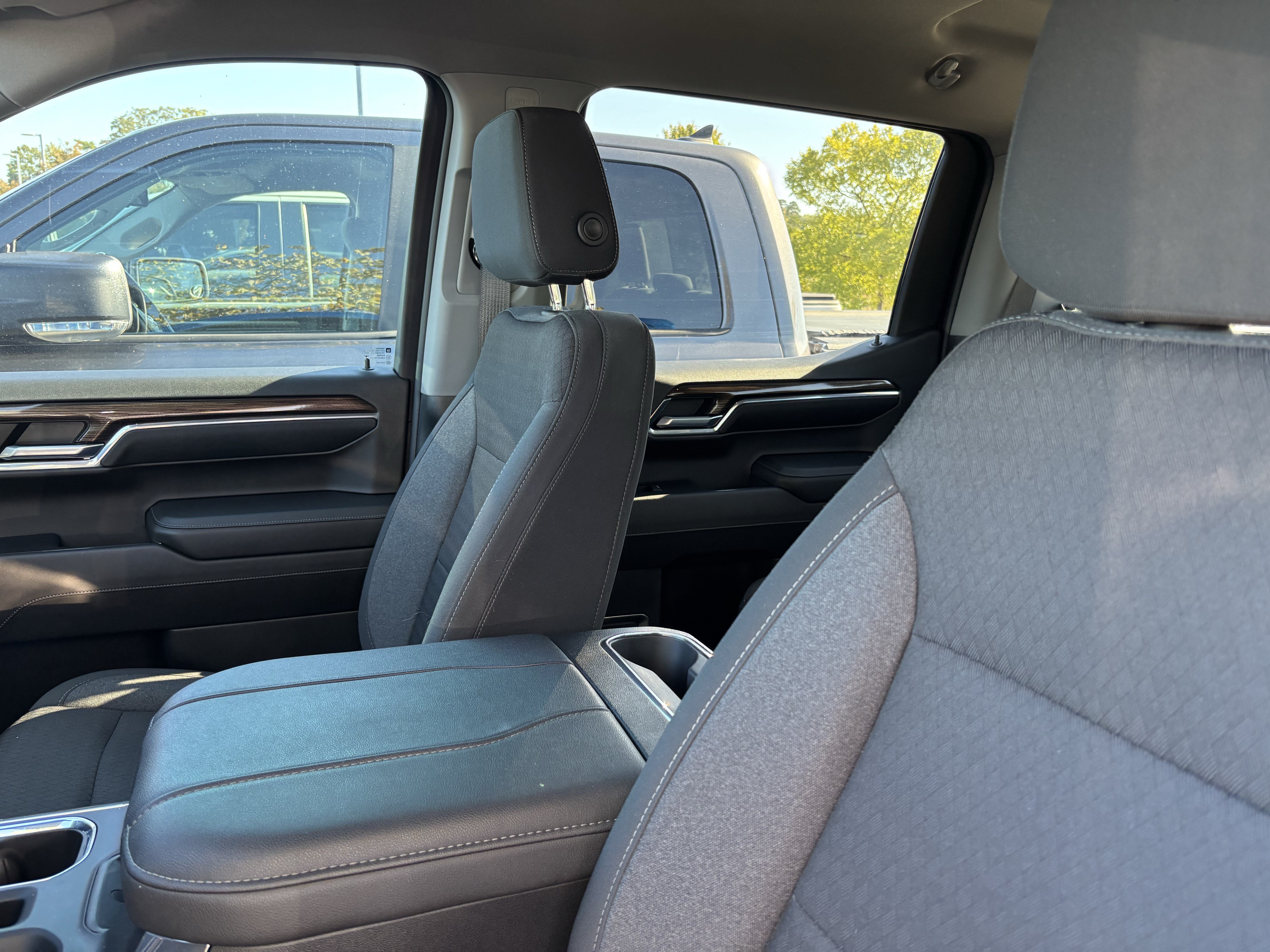 Used 2023 Chevrolet Silverado 1500 RST AWD/4WD image 16