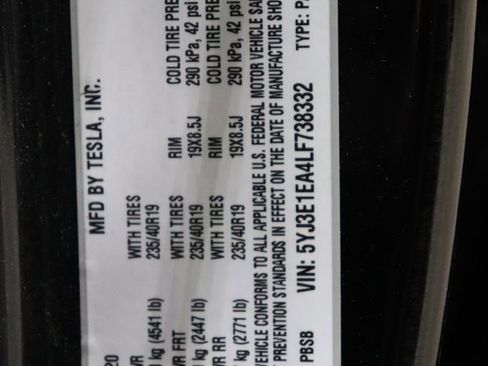 Used 2020 Tesla Model 3 Standard Range Plus image 30