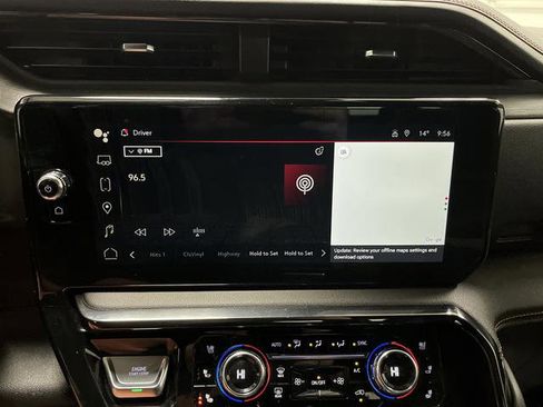 Used 2024 GMC Sierra 2500 AT4 w/ AT4 Preferred Package image 19