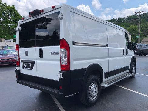 Used 2025 RAM ProMaster 2500 w/ U-Haul Equipment Group FWD image 6