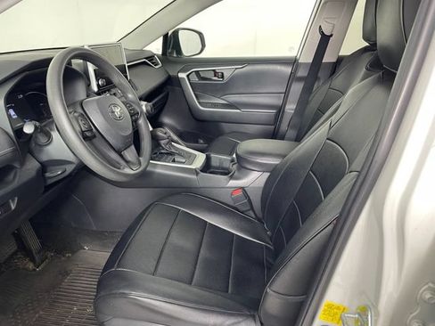 Used 2023 Toyota RAV4 LE AWD/4WD image 2