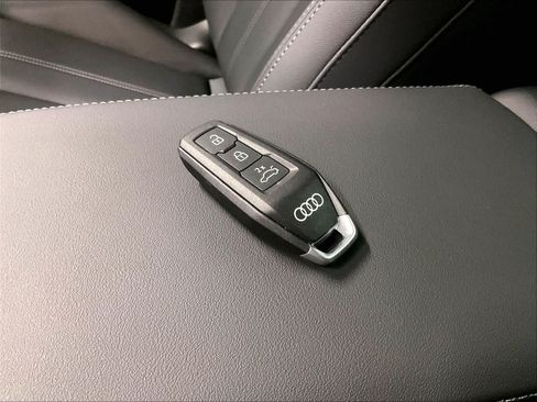 Certified 2025 Audi Q5 Premium AWD/4WD image 13