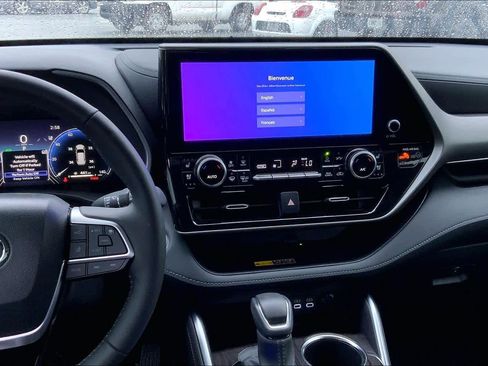 Used 2025 Toyota Highlander Limited image 7