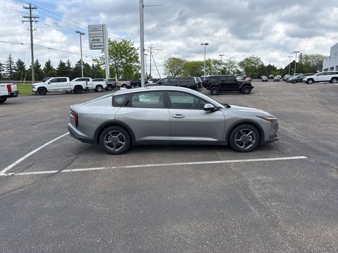 Used 2025 Kia K4 FWD image 2