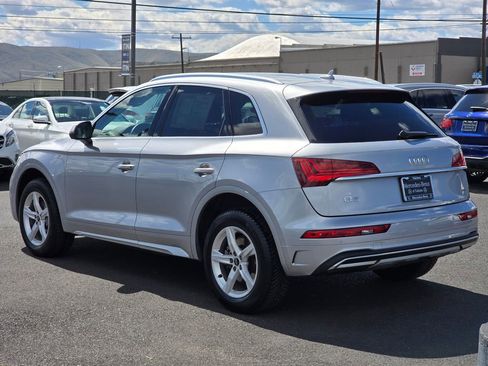Used 2023 Audi Q5 2.0T Premium w/ Convenience Package image 3