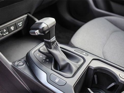 New 2025 Kia K4 LX image 17