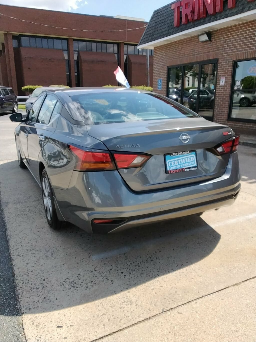 Used 2024 Nissan Altima 2.5 S FWD image 2