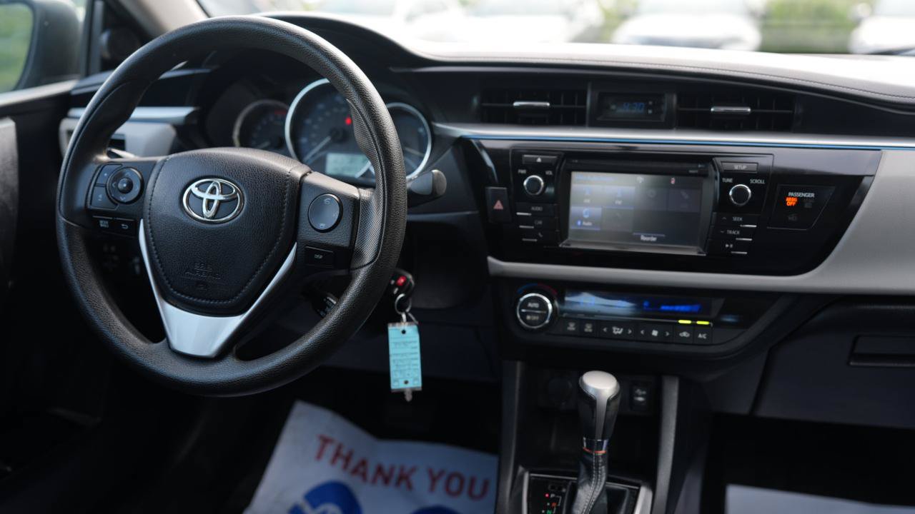 Used 2016 Toyota Corolla LE FWD image 11
