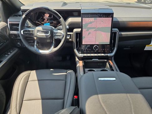 New 2026 GMC Yukon Denali w/ Advanced Technology Package AWD/4WD image 3