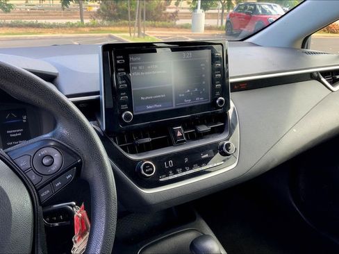 Used 2020 Toyota Corolla LE image 6