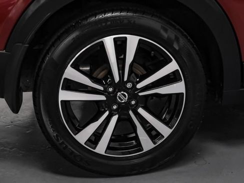 Used 2020 Nissan Kicks SR w/ Exterior Package FWD image 47